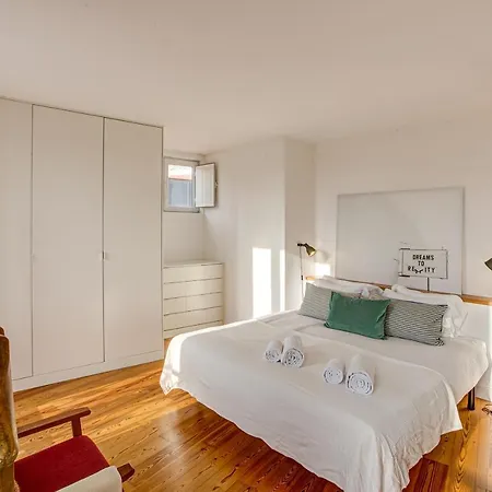 Design And Charming Tailor Made Duplex In Bica * Lisboa