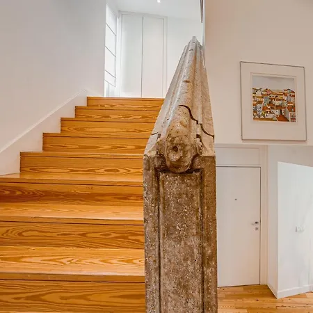 Design And Charming Tailor Made Duplex In Bica Lisboa