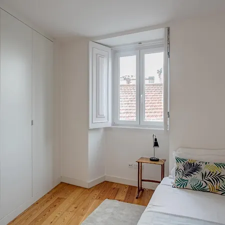 Design And Charming Tailor Made Duplex In Bica Apartman *