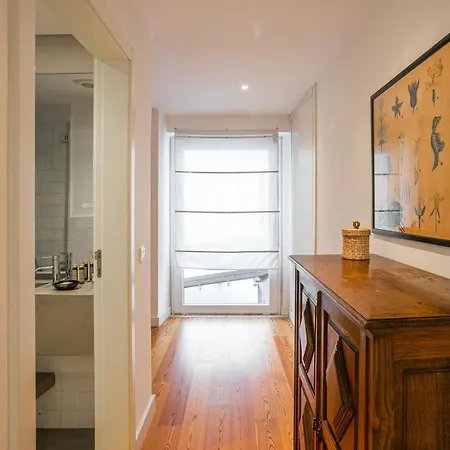 Design And Charming Tailor Made Duplex In Bica Apartman Lisboa