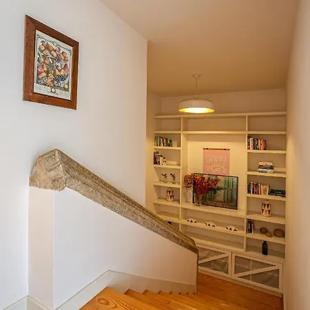 Appartement Design And Charming Tailor Made Duplex In Bica Lisboa