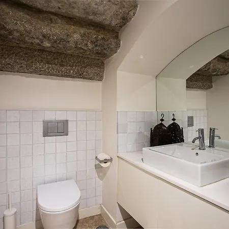 Design And Charming Tailor Made Duplex In Bica Appartement *